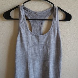 womens lululemon raceback size 6